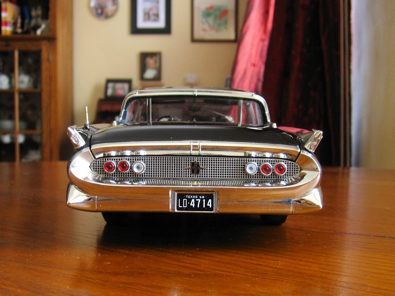 REVIEW: Sun Star 1958 Lincoln Continental Mark III Hard Top