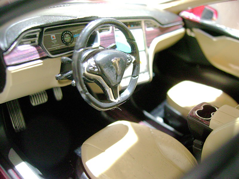 Tesla Model S15