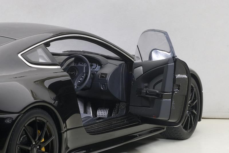 New Skin: AUTOart Aston Martin V12 Vantage S - Jet Black