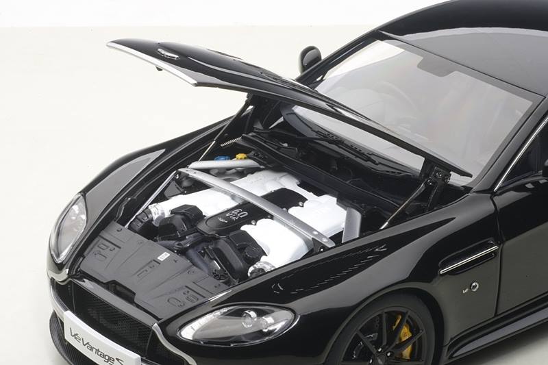 New Skin: AUTOart Aston Martin V12 Vantage S - Jet Black