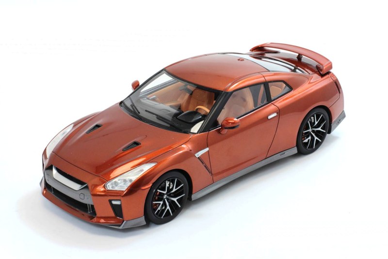 FIRST:18 NISSAN GT-R 2017 ミニカー First 18 Nissan GT-R 2017 Ultimate Metal Silver 1/18 Scale