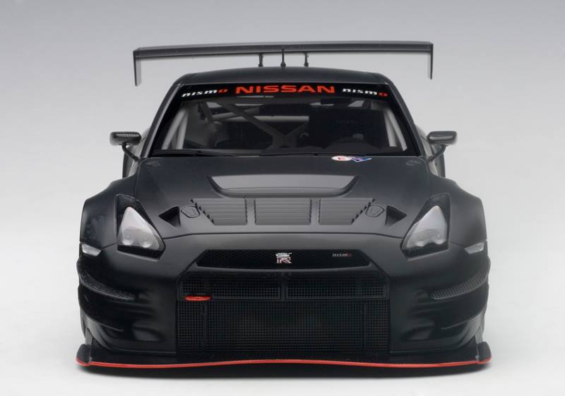AUTOart Nissan GT-R 1/18 マットブラック ニスモ AUTOart Production Nissan GT-R Nismo GTS Matt Black & White