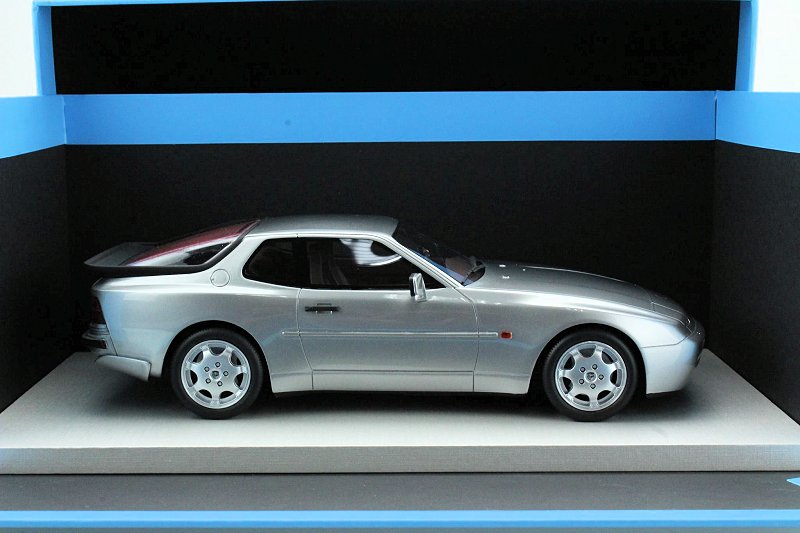 LSコレクタブル 1/18 ポルシェ944 LSコレクタブル 1/18 ポルシェ944