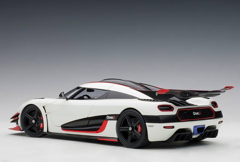 White, Red And Carbon Koenigsegg One:1 Hits Miami