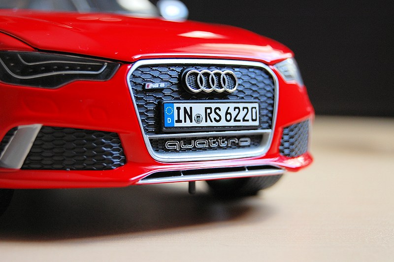 【2台セット】1/43 ミニチャンプス アウディ RS6 アバント C7/C8 2台セット】1/43 ミニチャンプス アウディ RS6 アバント C7/C8