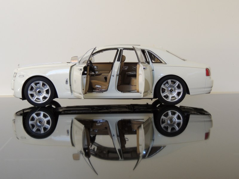 Rolls-Royce Ghost シルバーモデル　1/18 京商　Kyosho KYOSHO ORIGINAL 1/18scale Rolls-Royce Ghost (Black/Silver