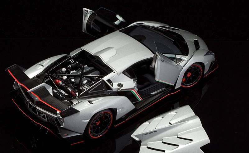 REVIEW: AUTOart Lamborghini Veneno LP750-4 • DiecastSociety.com