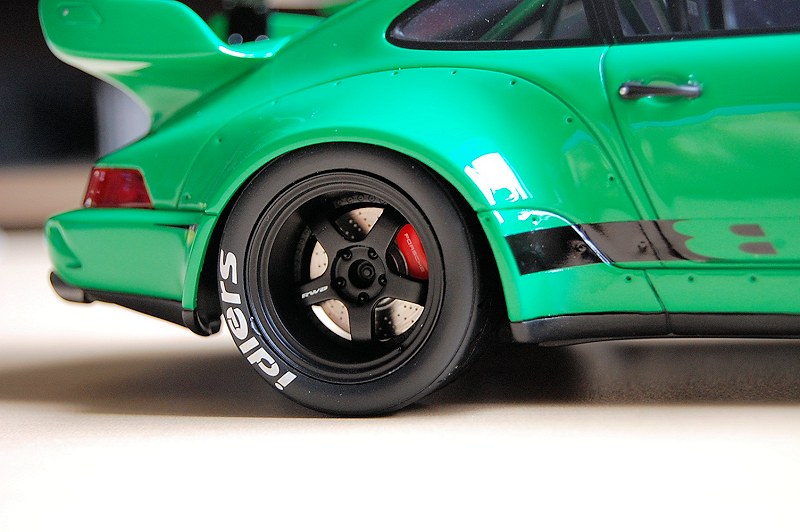 GTスピリット 1/18 PORSCHE 911 RWB カーキグリーン GT Spirit 1