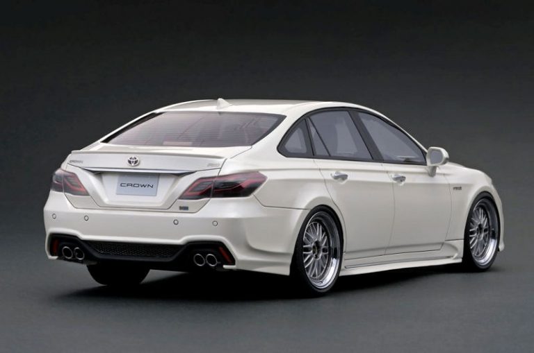Toyota crown 220 rs