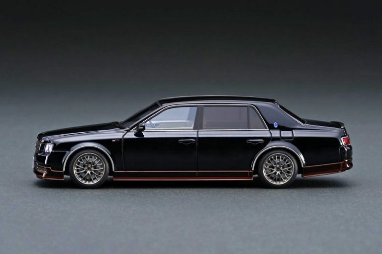 Toyota uwg60 century