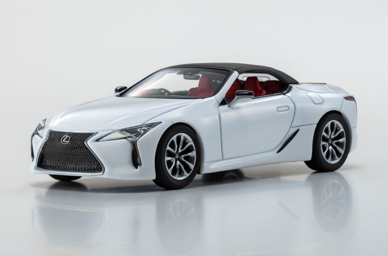 レクサス LC500 Convertible ミニカー ky03902-17.jpg