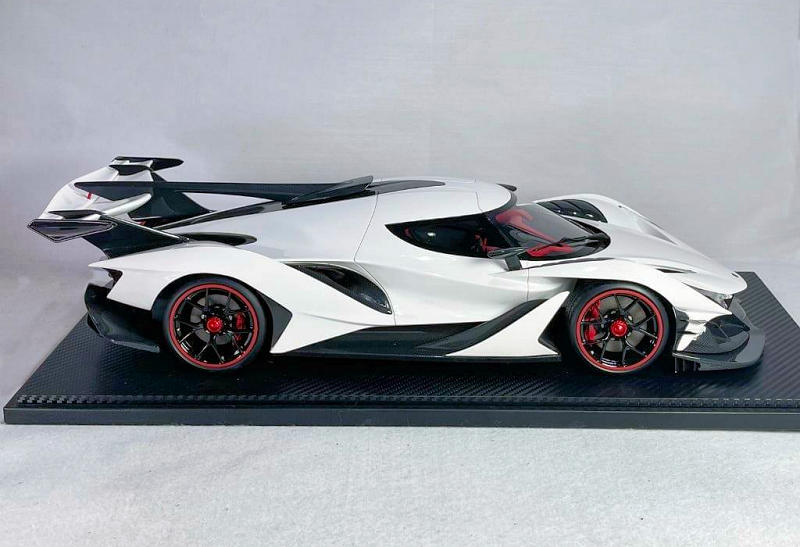 PEAKO Apollo IE 1/43 ホワイト 世界限定50台 PEAKO 32917 Scale 1/43 | GUMPERT APOLLO INTENSA EMOZIONE (IE