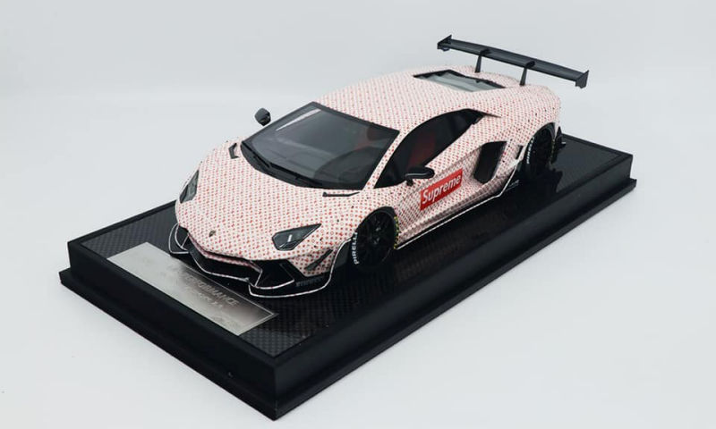 LJM Model Car LBWK Aventador 2.0 LV x Supreme • DiecastSociety.com