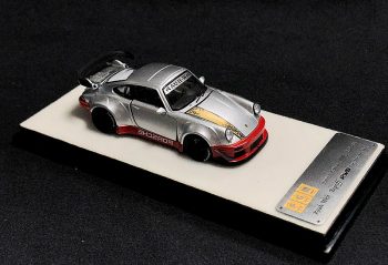 PGM 1:64 Porsche 911 RWB 930 Grigio Cemento – Versione Lusso Con Base – PGM-640208
