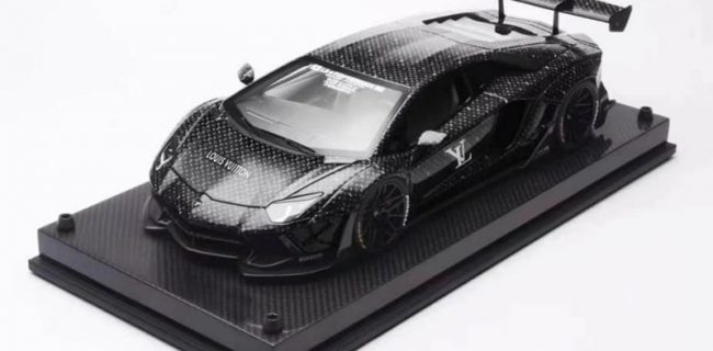 Lamborghini Aventador LP700-4 Liberty Walk 2.0 Louis Vuitton VV Model 1/18