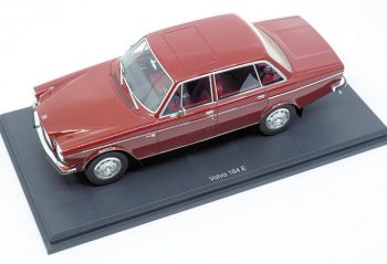 Modèle Réduit Volvo 164 E 1972 - Édition Limitée Or, échelle 1/18, Résine !