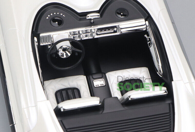 HRN 1/18 リンカーン FUTURA CONCEPT 1955 ホワイト Hrn 1/18 1955 Lincoln Futura Concept White J01-2-008 Used F