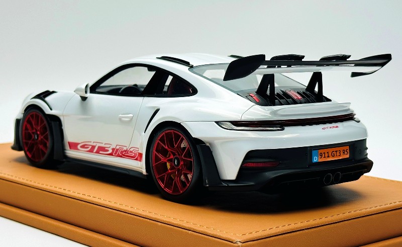 La nouvelle Porsche 911 GT3 RS 2023 débarque