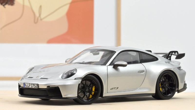 Porsche 911 GT3 2021 Silver 1:18 - Online exclusive 300 pcs