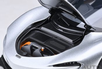 AUTOART MCLAREN SPEEDTAIL (Frozen Blue) 76086 1/18 JDM EUR 356,81 - FR