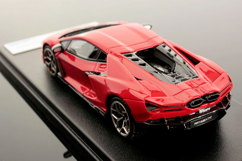 LAMBORGHINI REVUELTO 1:43 MODEL CAR BY LOOKSMART