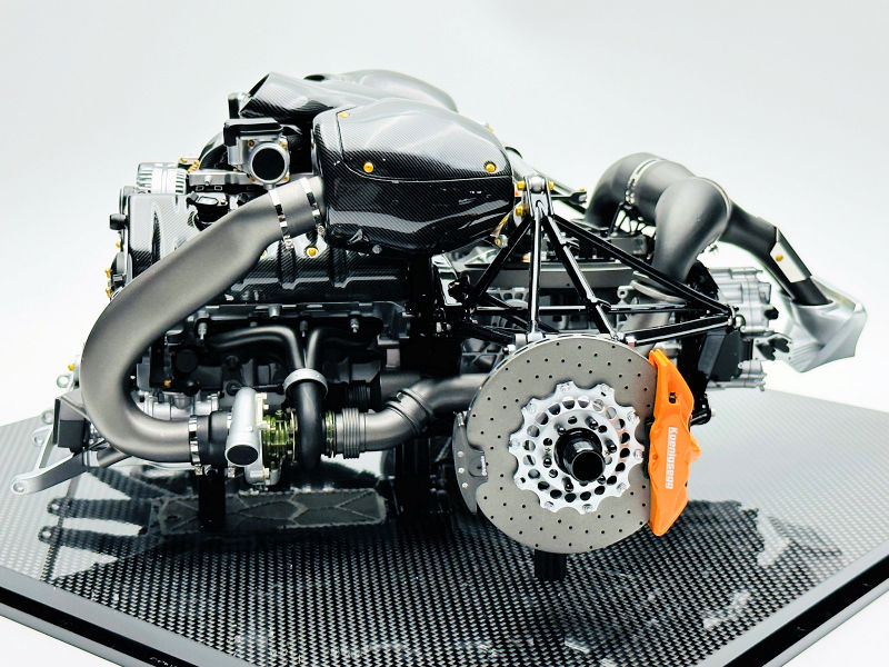 TopArt 1:6 Koenigsegg One:1 Engine •