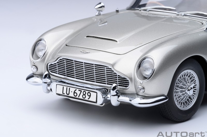 （超希少品）AUTOart astonmartin DB5 007edition ASTON MARTIN DB5 GOLDFINGER JAMES BOND WEAPONS 60LDFINGER 60