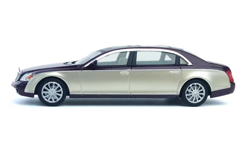 Stance Hunters 1/64 マイバッハ 62 ホワイト　ダイキャスト MERCEDES BENZ MAYBACH 62 TIFFANY 1/64 SCALE DIECAST CAR