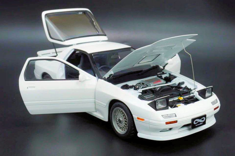 WHELARTダイキャスト 1:18スケール マツダ RX7 FC3S モデル 1/18 Mazda Savanna RX-7 RX 7 FC3S Whelart White Diecast