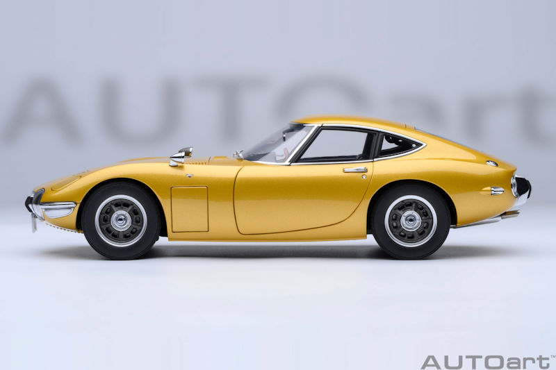 トヨタ2000GT AUTOart's Re-Released Toyota 2000GT 1967 (UPDATE